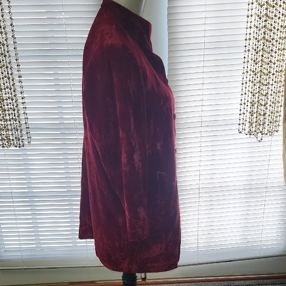 Elegant Women's Velvet Jacket - Rich Burgundy - Picture 2 of 4